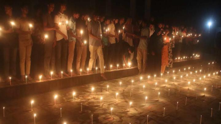 আন্দোলনে শহীদদের স্মরণে